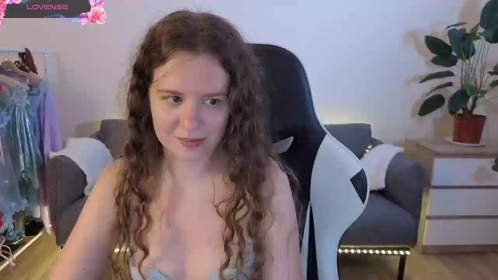 Gallery image thumbnail from BlueFlowerr's myfreecams stream on, 07/08/2026, 22:56 image 15 of 20