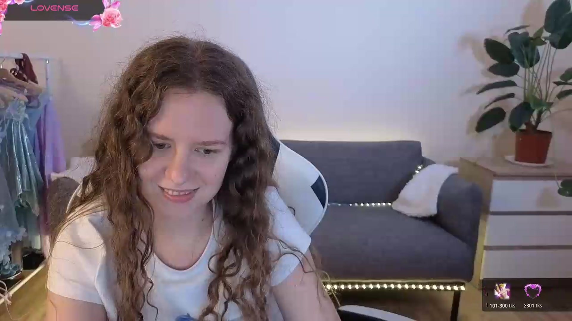 Gallery image thumbnail from BlueFlowerr's myfreecams stream on, 07/09/2026, 24:04 image 19 of 20
