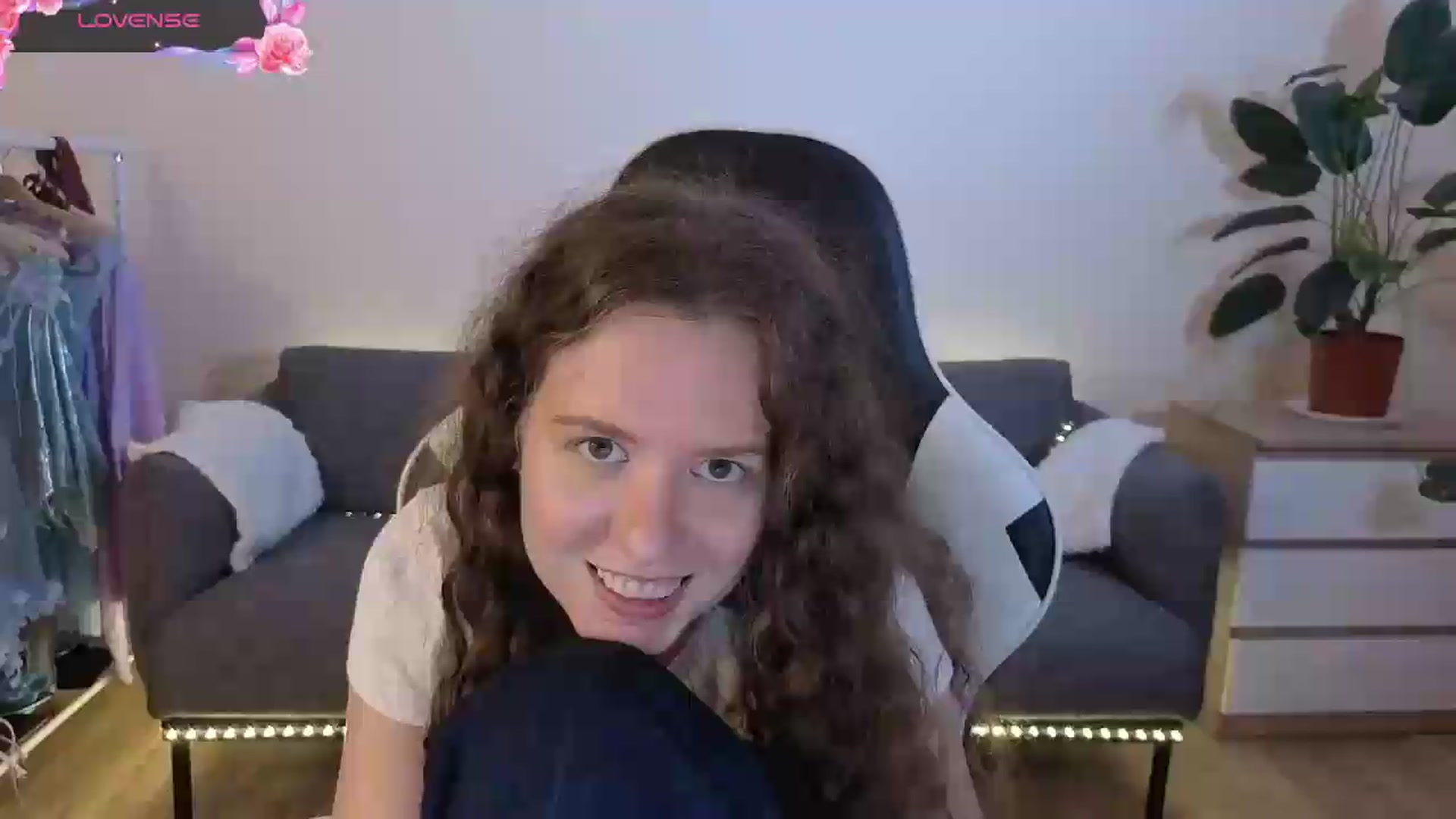 Gallery image thumbnail from BlueFlowerr's myfreecams stream on, 07/09/2026, 24:04 image 10 of 20