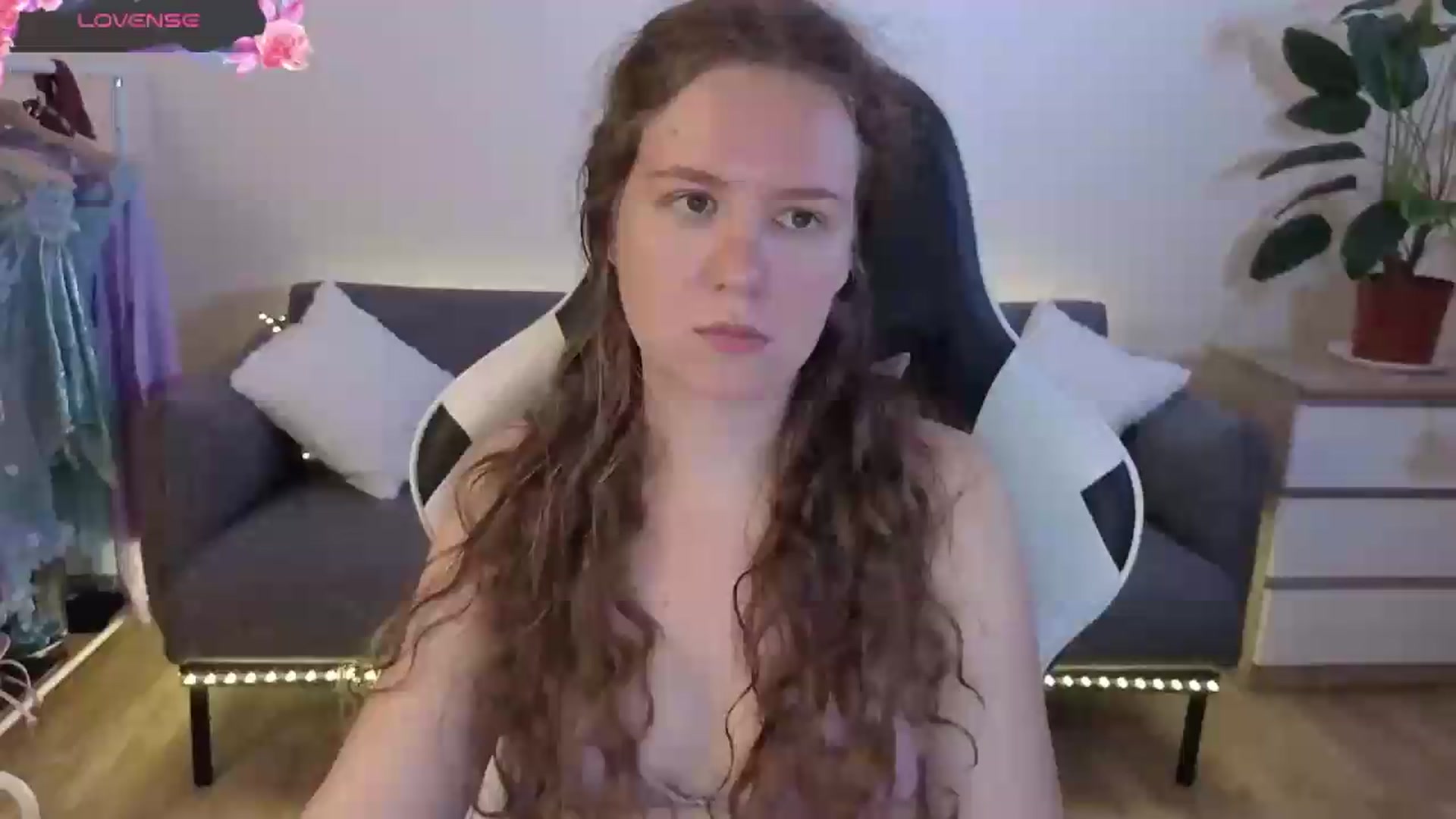 Gallery image thumbnail from BlueFlowerr's myfreecams stream on, 07/10/2026, 16:22 image 18 of 20