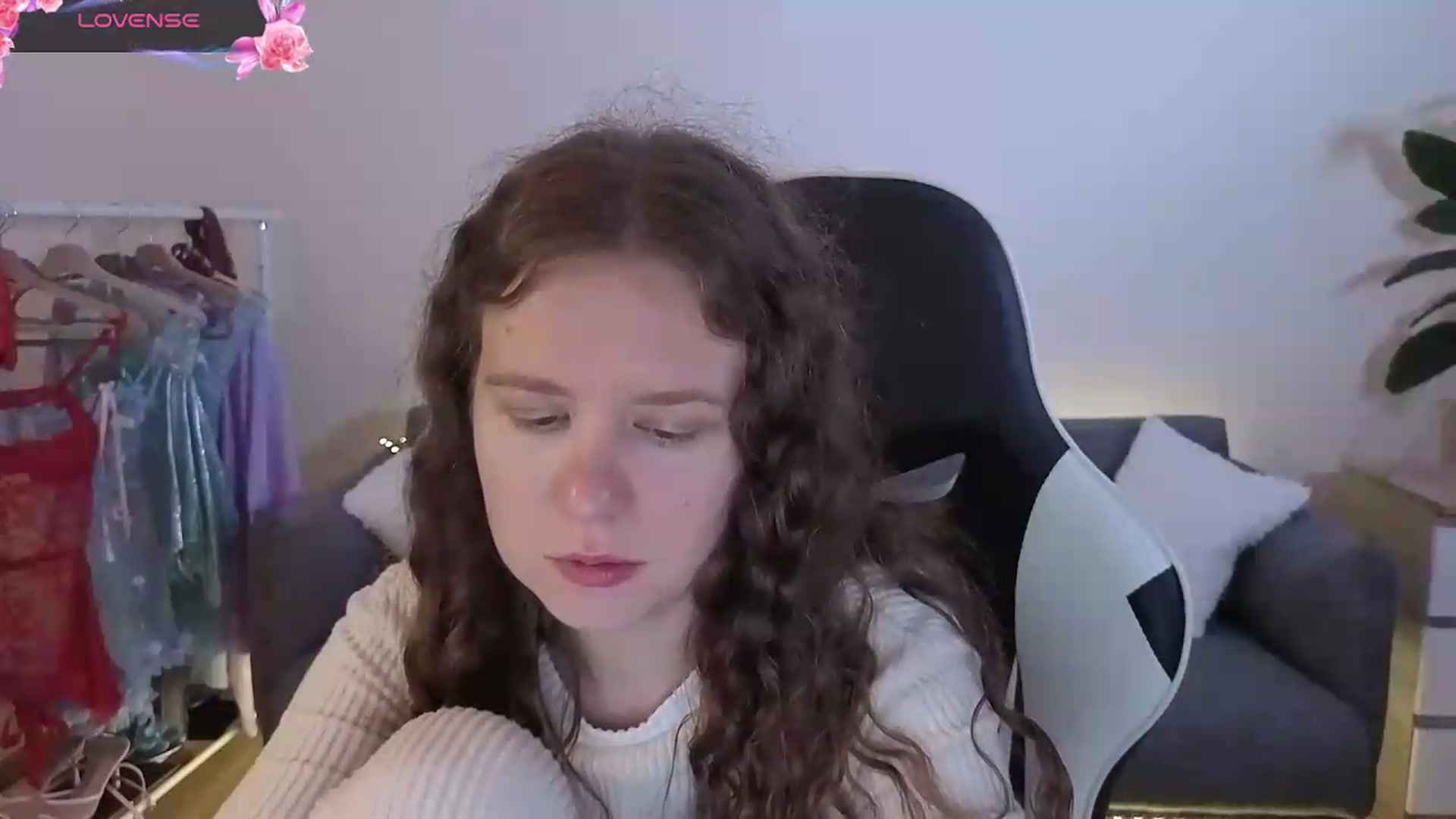 Gallery image thumbnail from BlueFlowerr's myfreecams stream on, 07/11/2026, 17:53 image 19 of 20