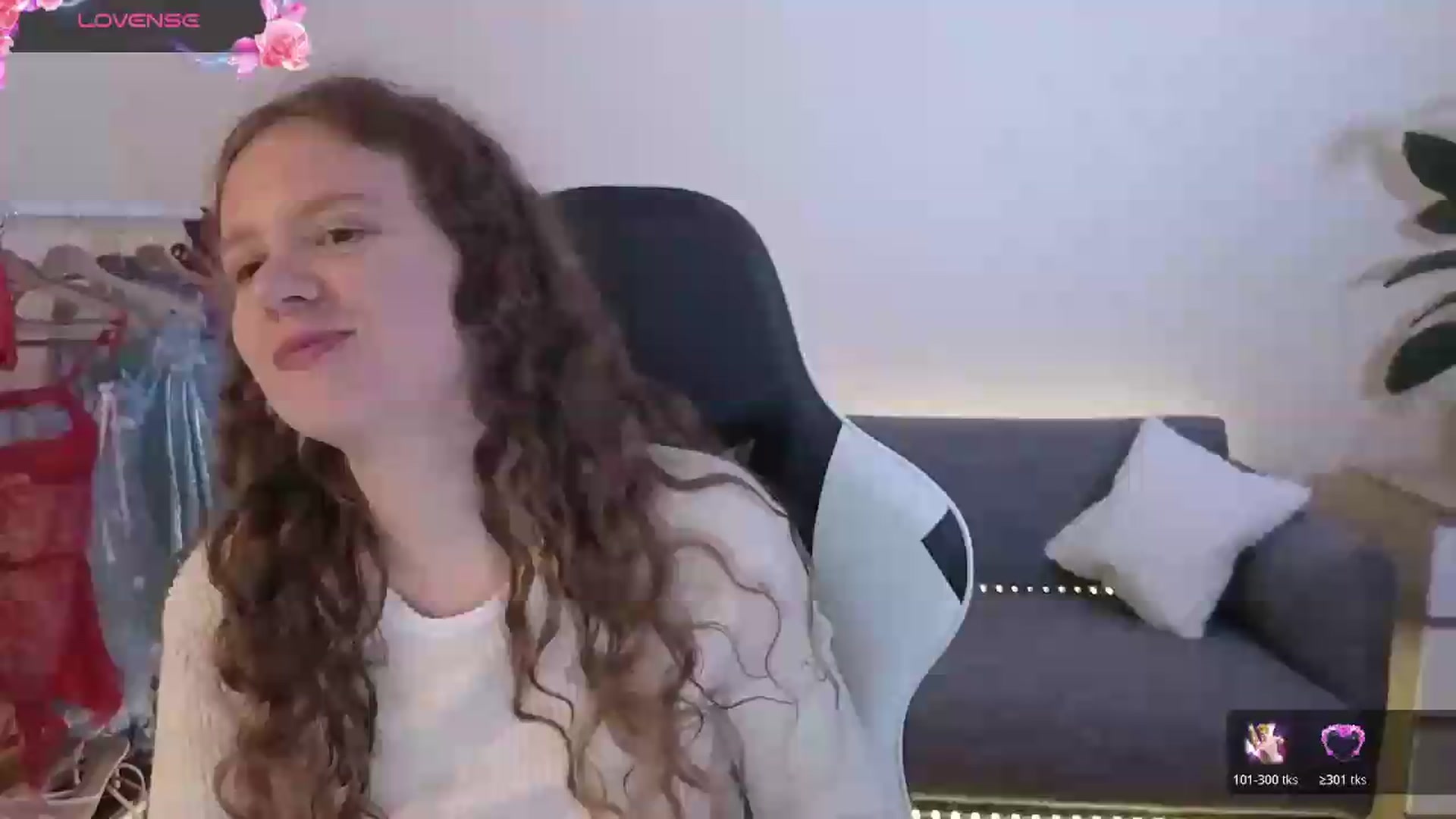 Gallery image thumbnail from BlueFlowerr's myfreecams stream on, 07/11/2026, 17:53 image 10 of 20