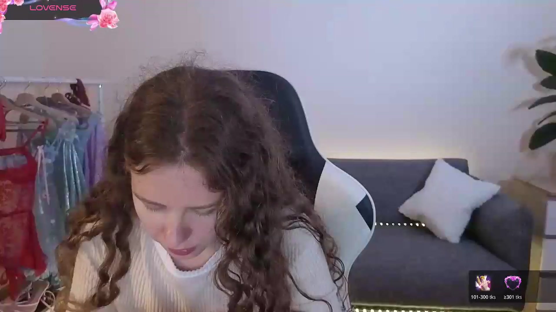 Gallery image thumbnail from BlueFlowerr's myfreecams stream on, 07/11/2026, 17:53 image 15 of 20