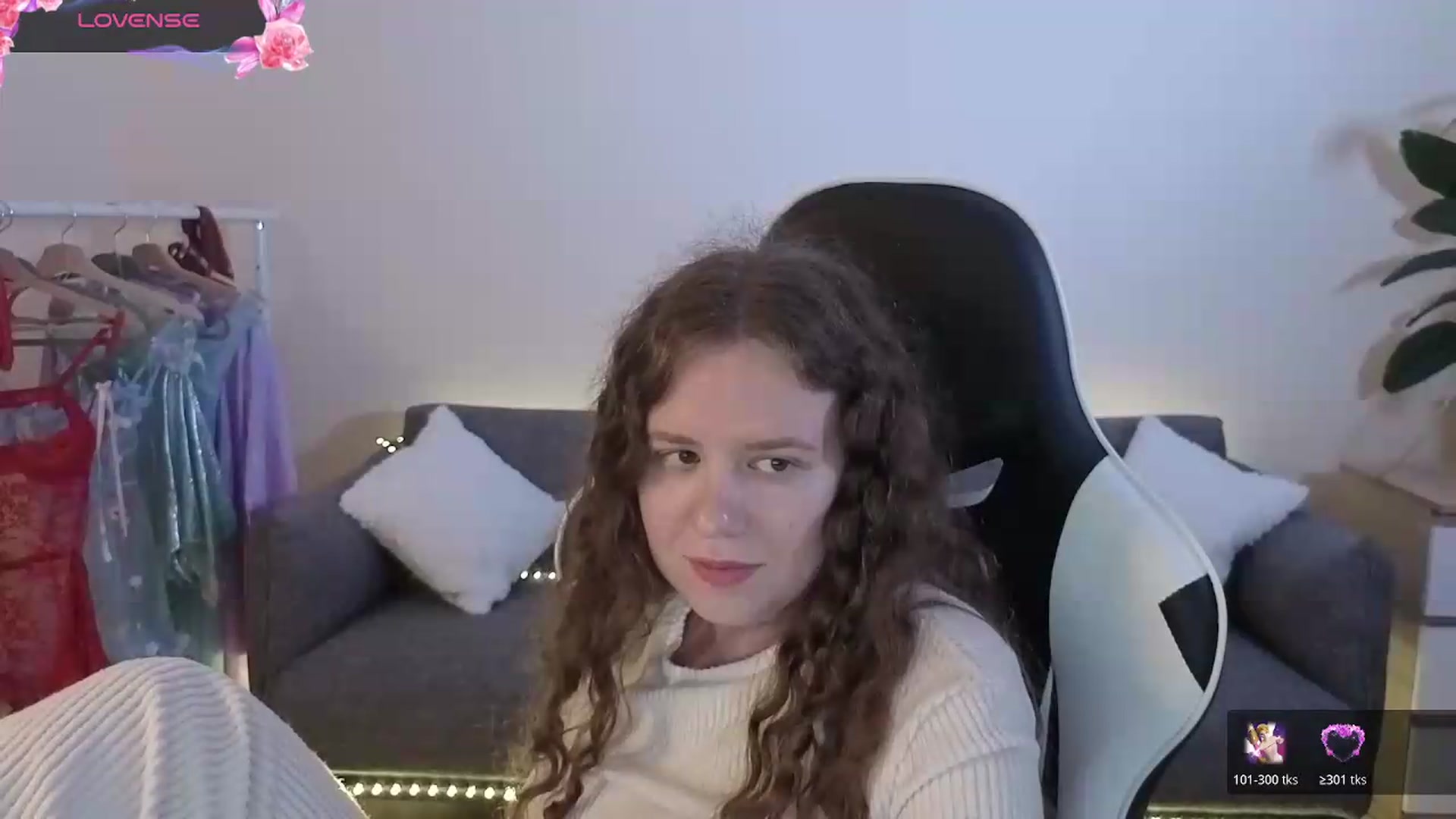 Gallery image thumbnail from BlueFlowerr's myfreecams stream on, 07/11/2026, 21:24 image 19 of 20