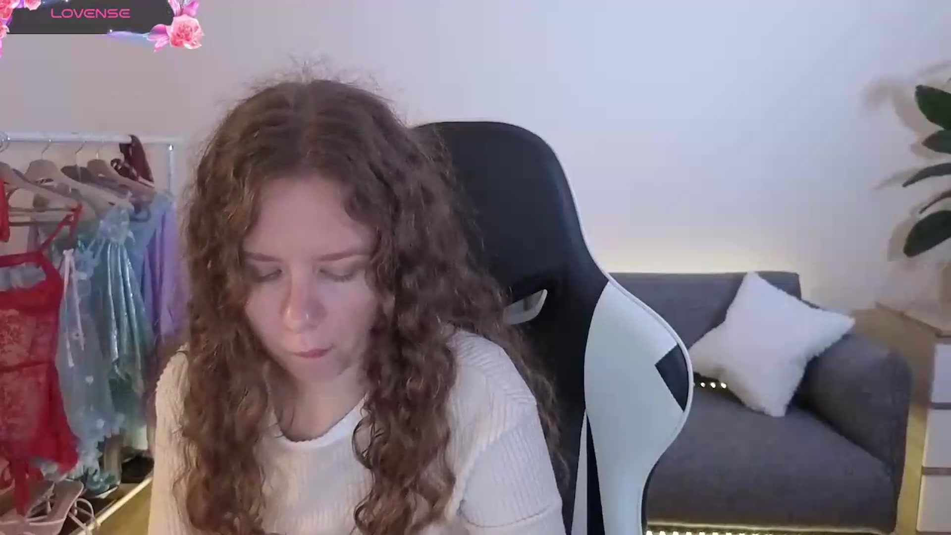 Gallery image thumbnail from BlueFlowerr's myfreecams stream on, 07/11/2026, 21:24 image 4 of 20