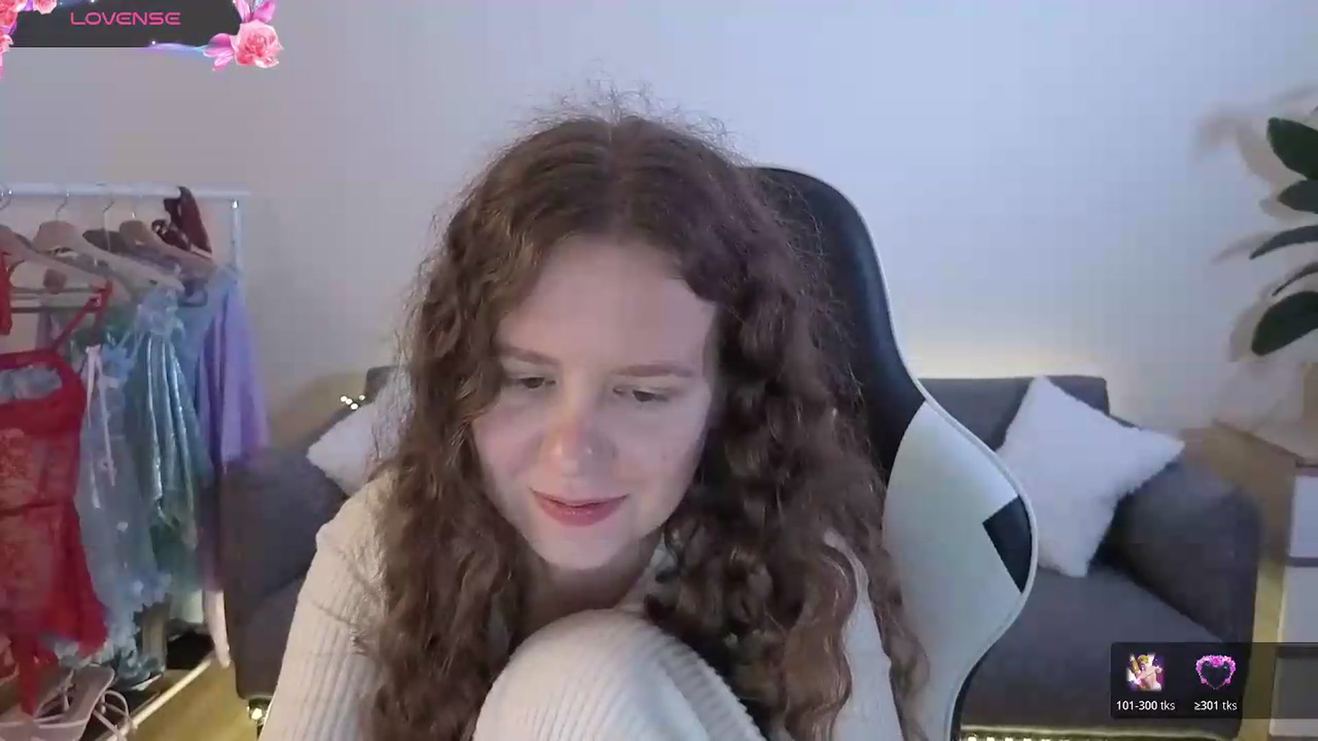 Gallery image thumbnail from BlueFlowerr's myfreecams stream on, 07/11/2026, 21:24 image 17 of 20
