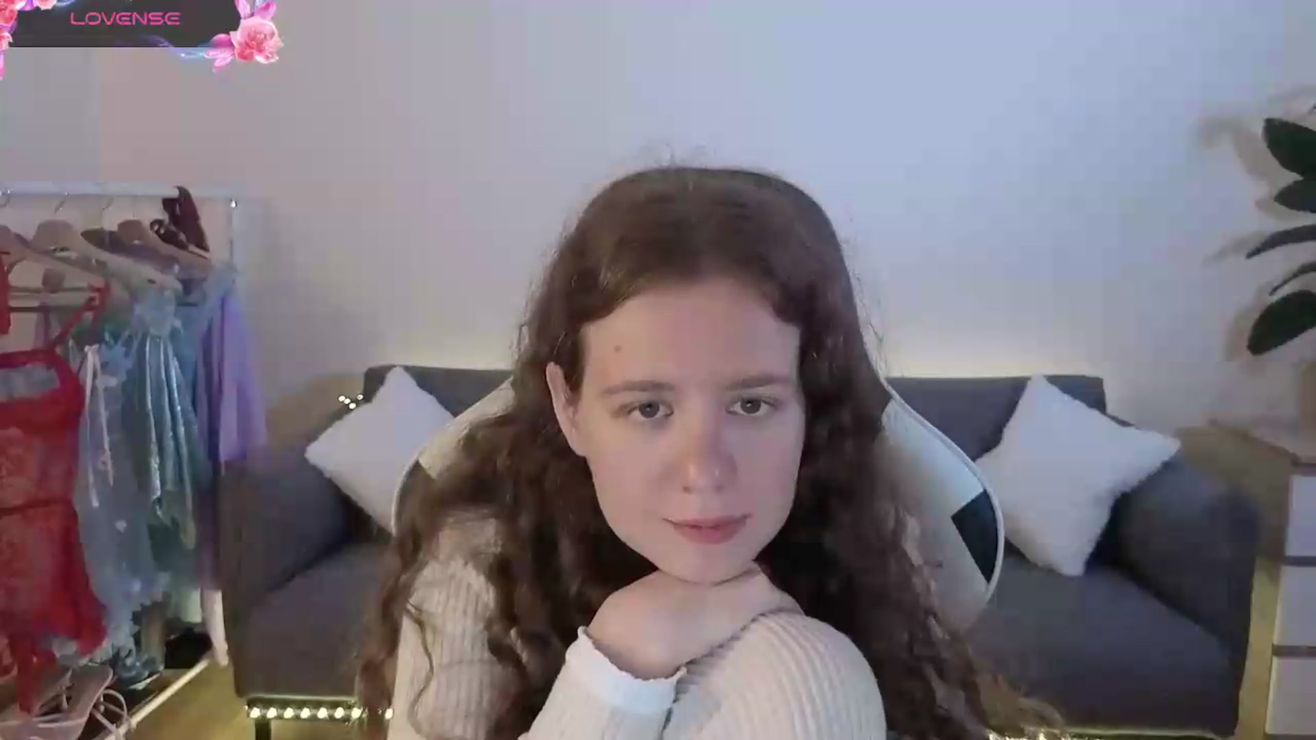 Gallery image thumbnail from BlueFlowerr's myfreecams stream on, 07/11/2026, 22:45 image 19 of 20