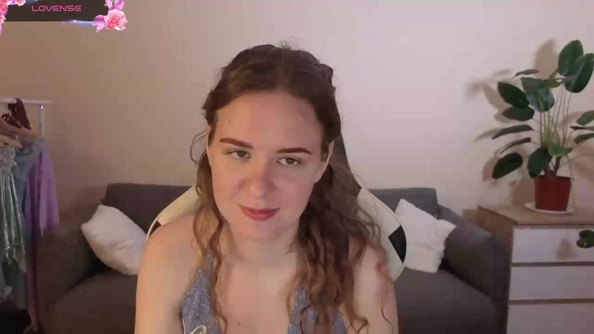 Gallery image thumbnail from BlueFlowerr's myfreecams stream on, 07/15/2026, 17:12 image 5 of 20