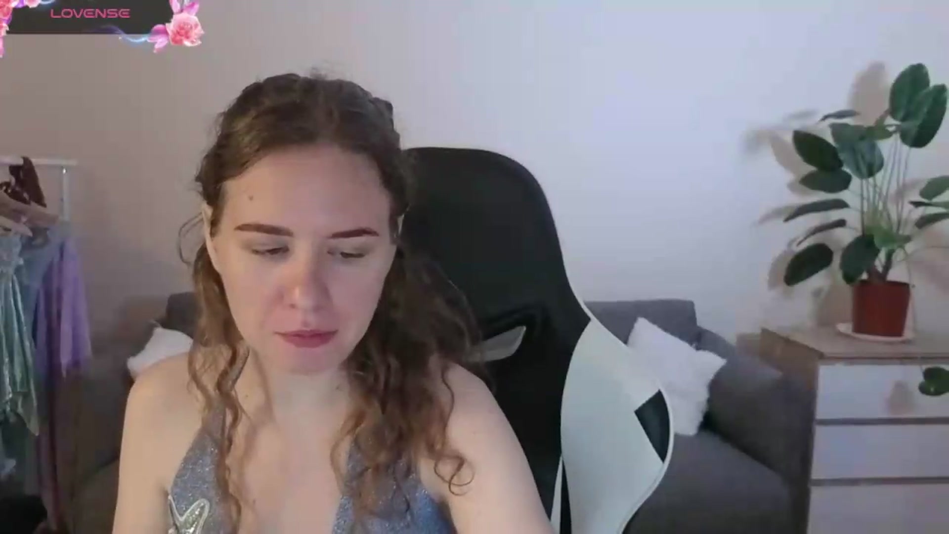 Gallery image thumbnail from BlueFlowerr's myfreecams stream on, 07/15/2026, 17:12 image 10 of 20