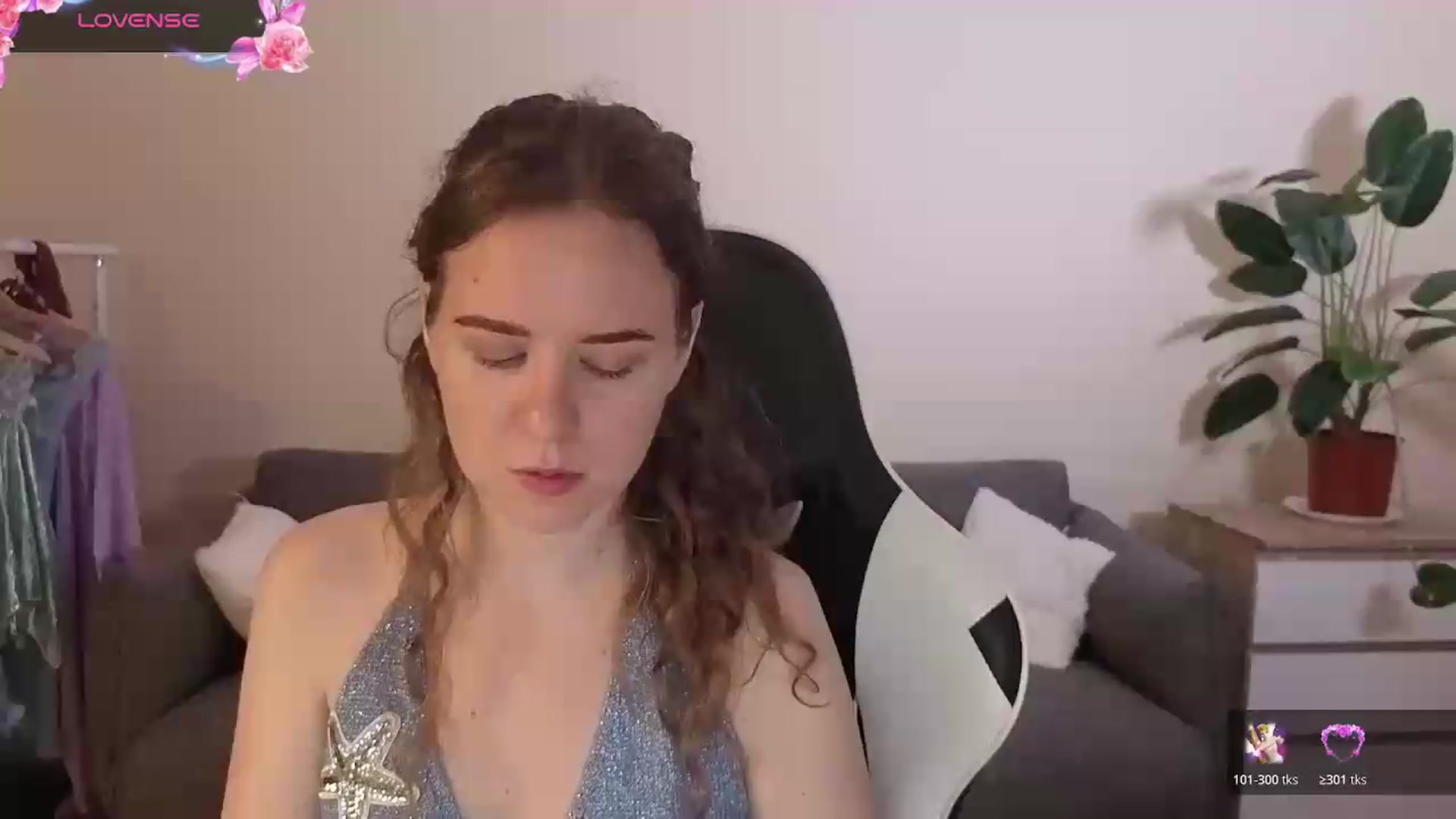 Gallery image thumbnail from BlueFlowerr's myfreecams stream on, 07/15/2026, 17:12 image 7 of 20