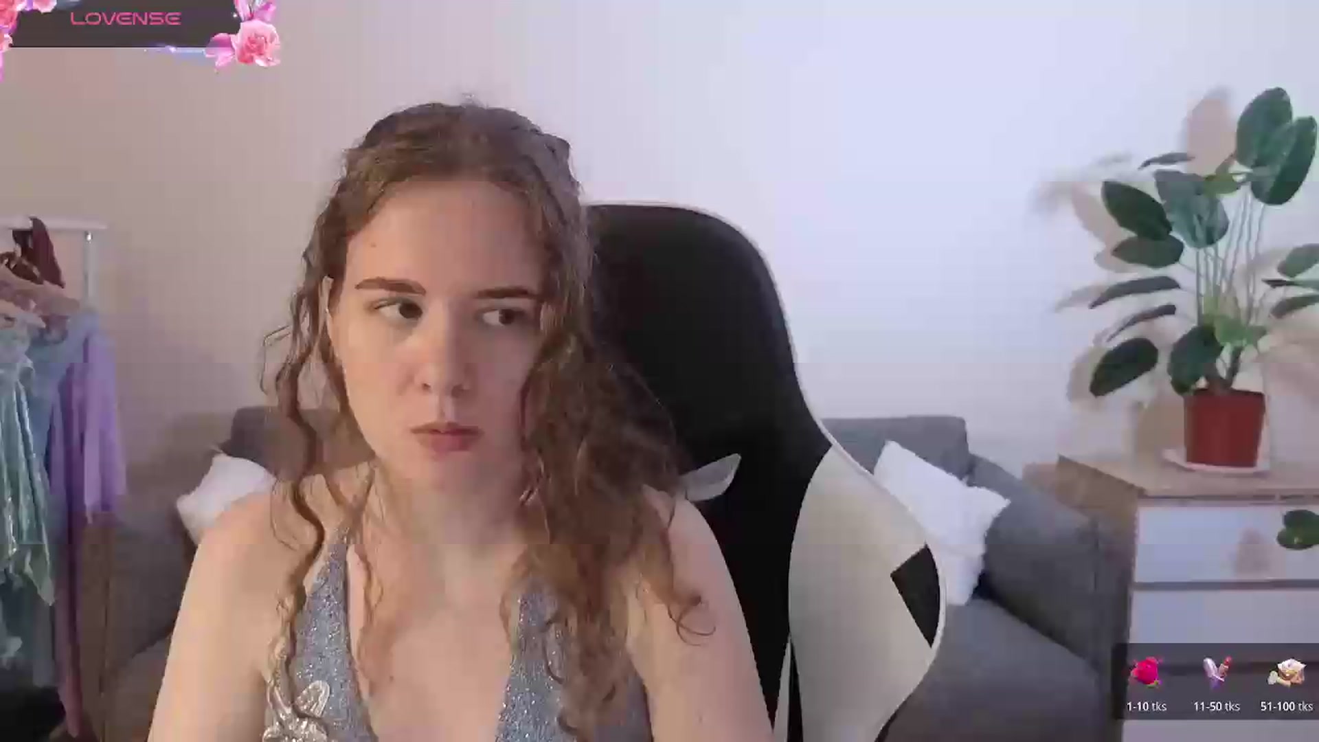 Gallery image thumbnail from BlueFlowerr's myfreecams stream on, 07/15/2026, 17:12 image 14 of 20