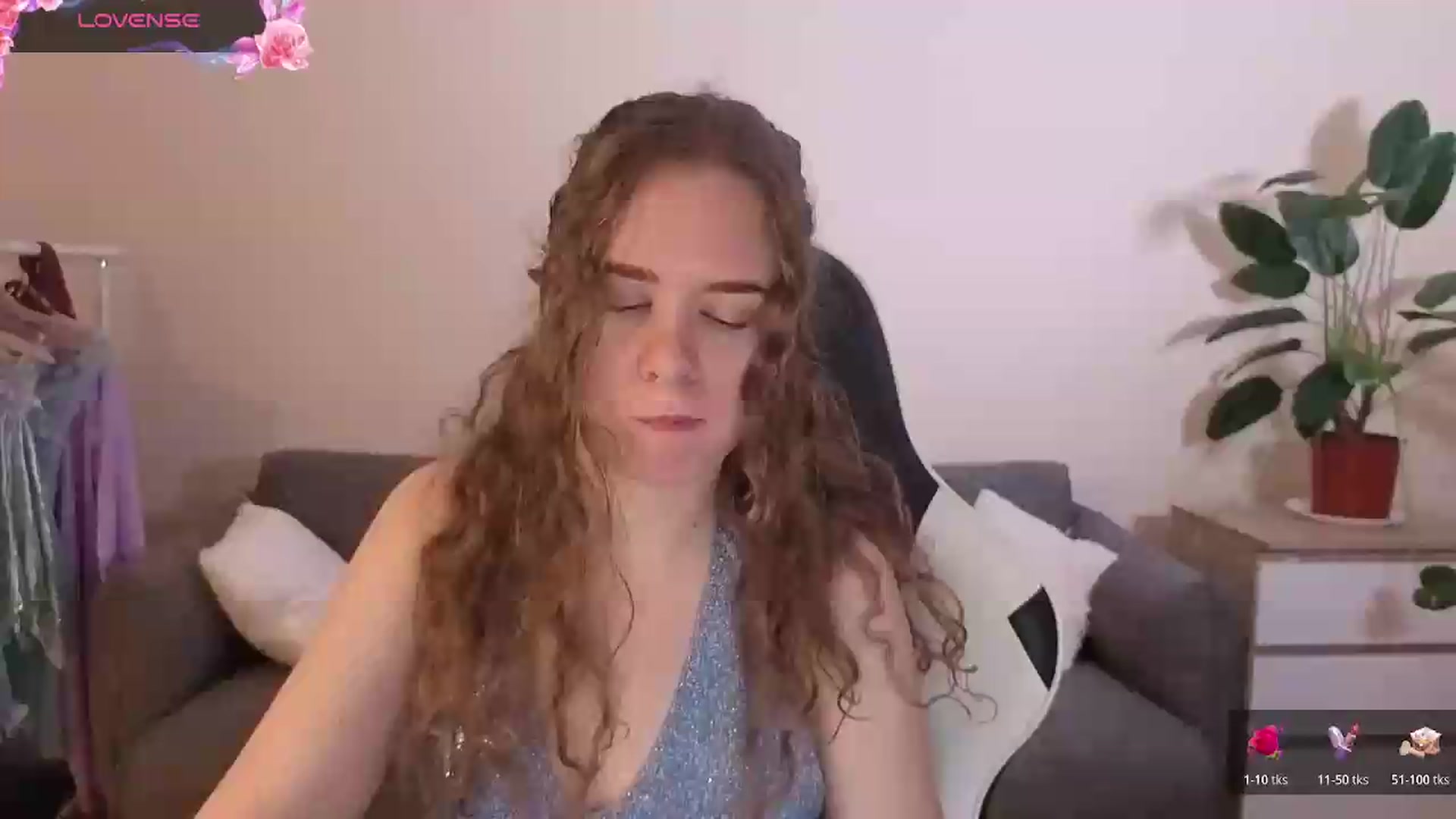 Gallery image thumbnail from BlueFlowerr's myfreecams stream on, 07/15/2026, 17:12 image 1 of 20