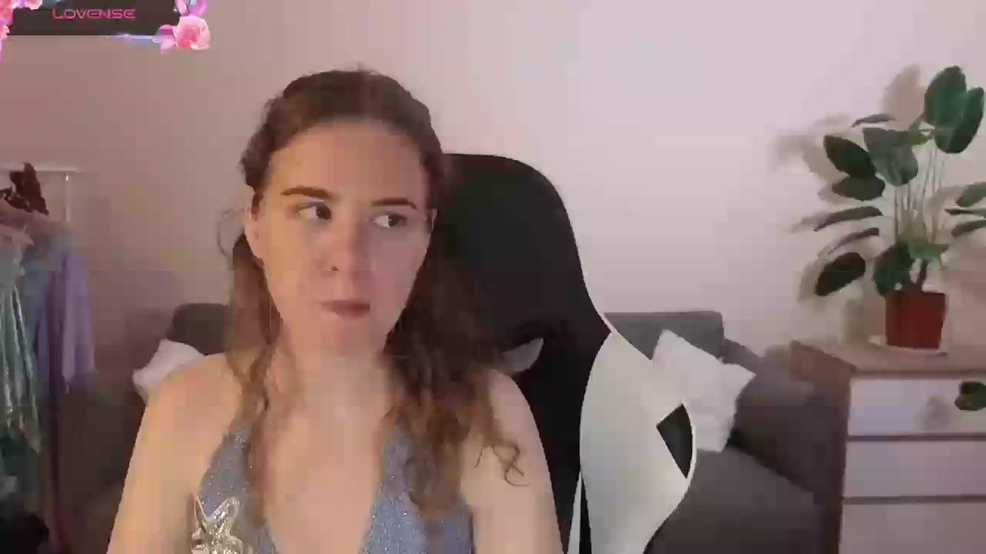 Gallery image thumbnail from BlueFlowerr's myfreecams stream on, 07/15/2026, 17:12 image 8 of 20