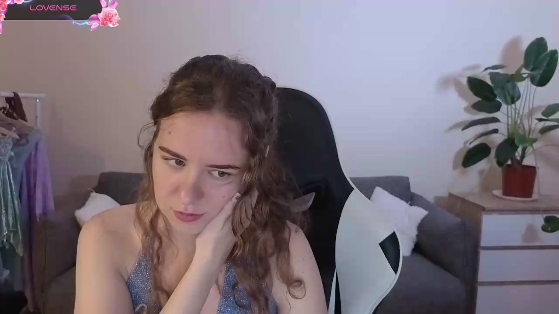 Gallery image thumbnail from BlueFlowerr's myfreecams stream on, 07/15/2026, 17:12 image 13 of 20