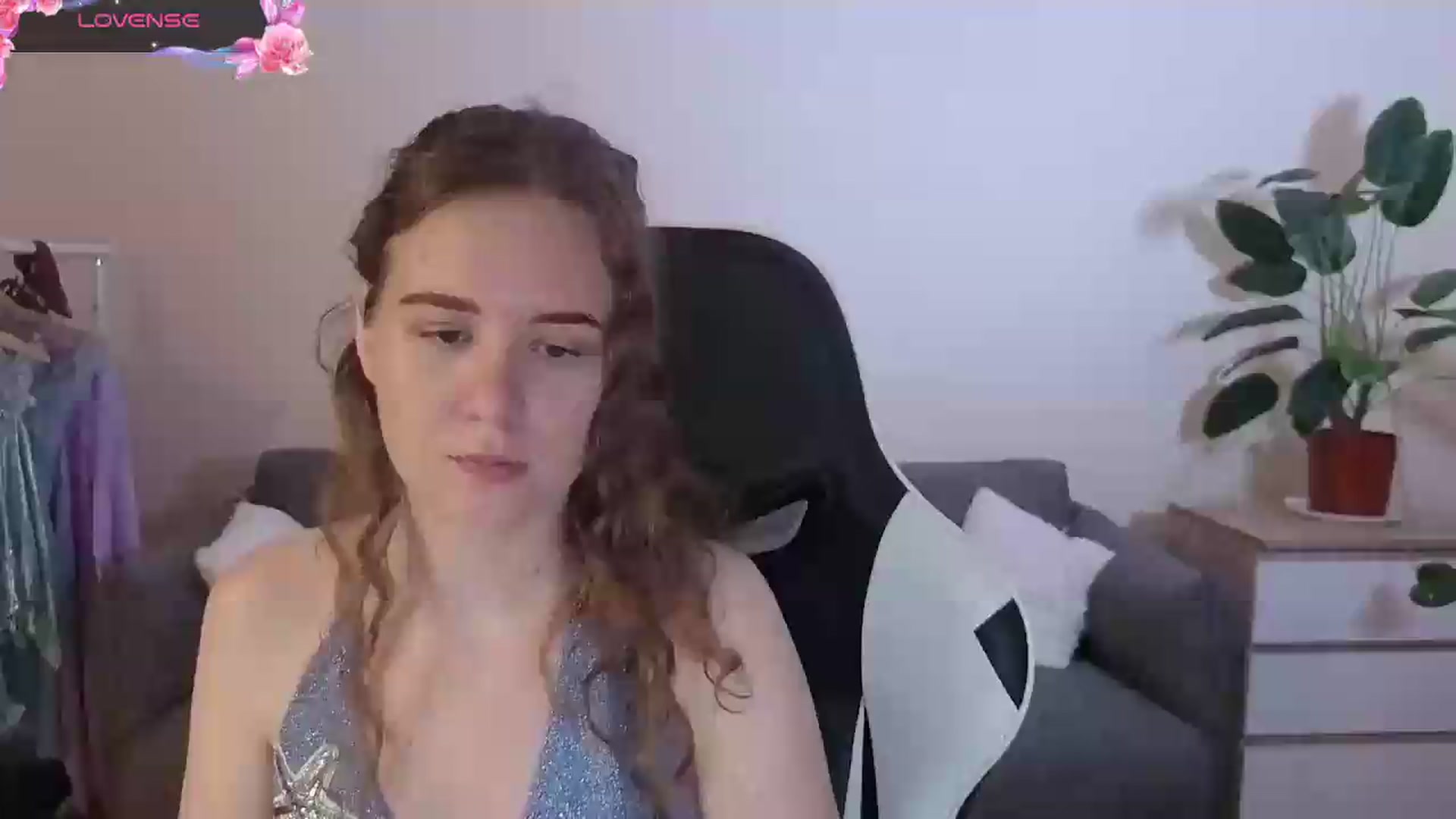 Gallery image thumbnail from BlueFlowerr's myfreecams stream on, 07/15/2026, 17:12 image 11 of 20
