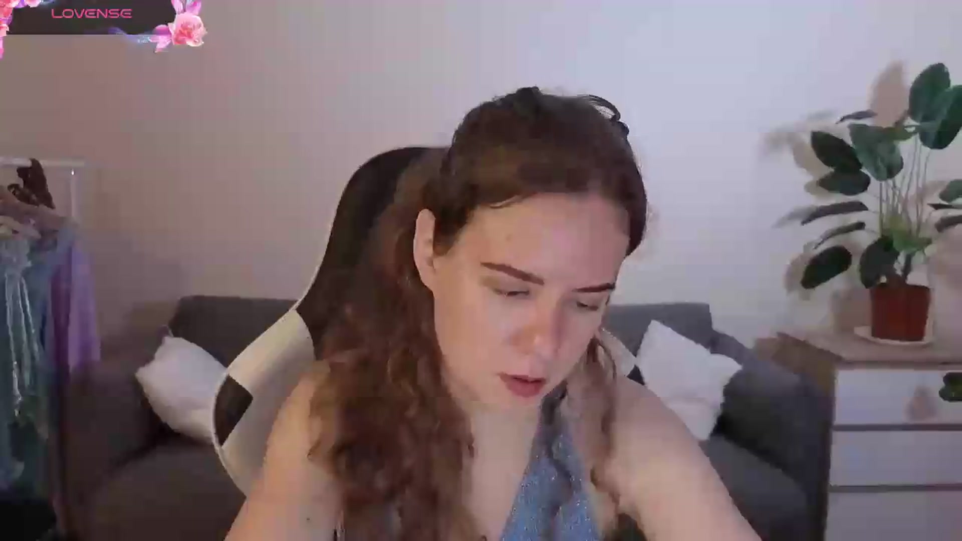 Gallery image thumbnail from BlueFlowerr's myfreecams stream on, 07/15/2026, 19:20 image 8 of 20
