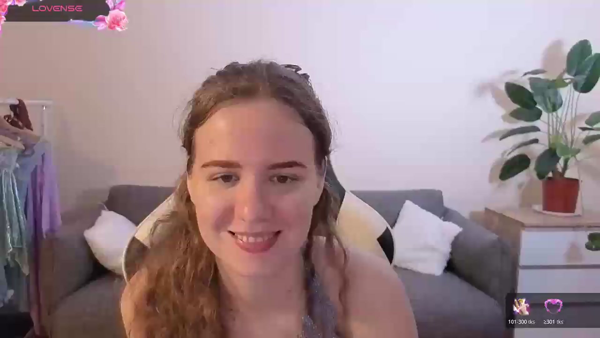 Gallery image thumbnail from BlueFlowerr's myfreecams stream on, 07/15/2026, 19:20 image 3 of 20