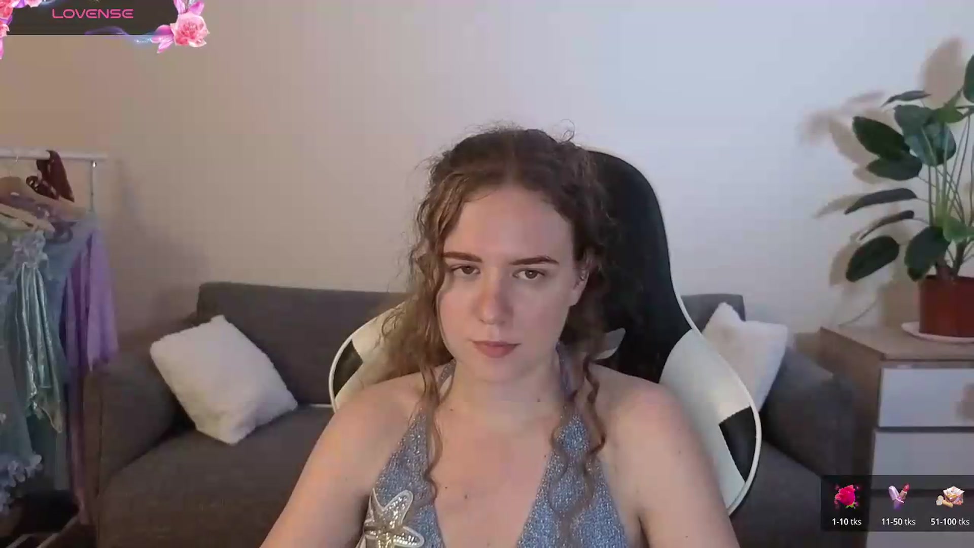 Gallery image thumbnail from BlueFlowerr's myfreecams stream on, 07/15/2026, 21:51 image 14 of 20
