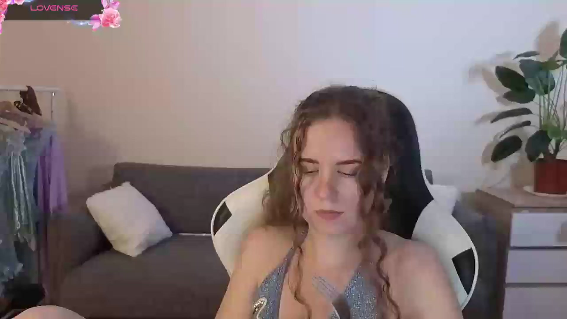 Gallery image thumbnail from BlueFlowerr's myfreecams stream on, 07/15/2026, 21:51 image 10 of 20