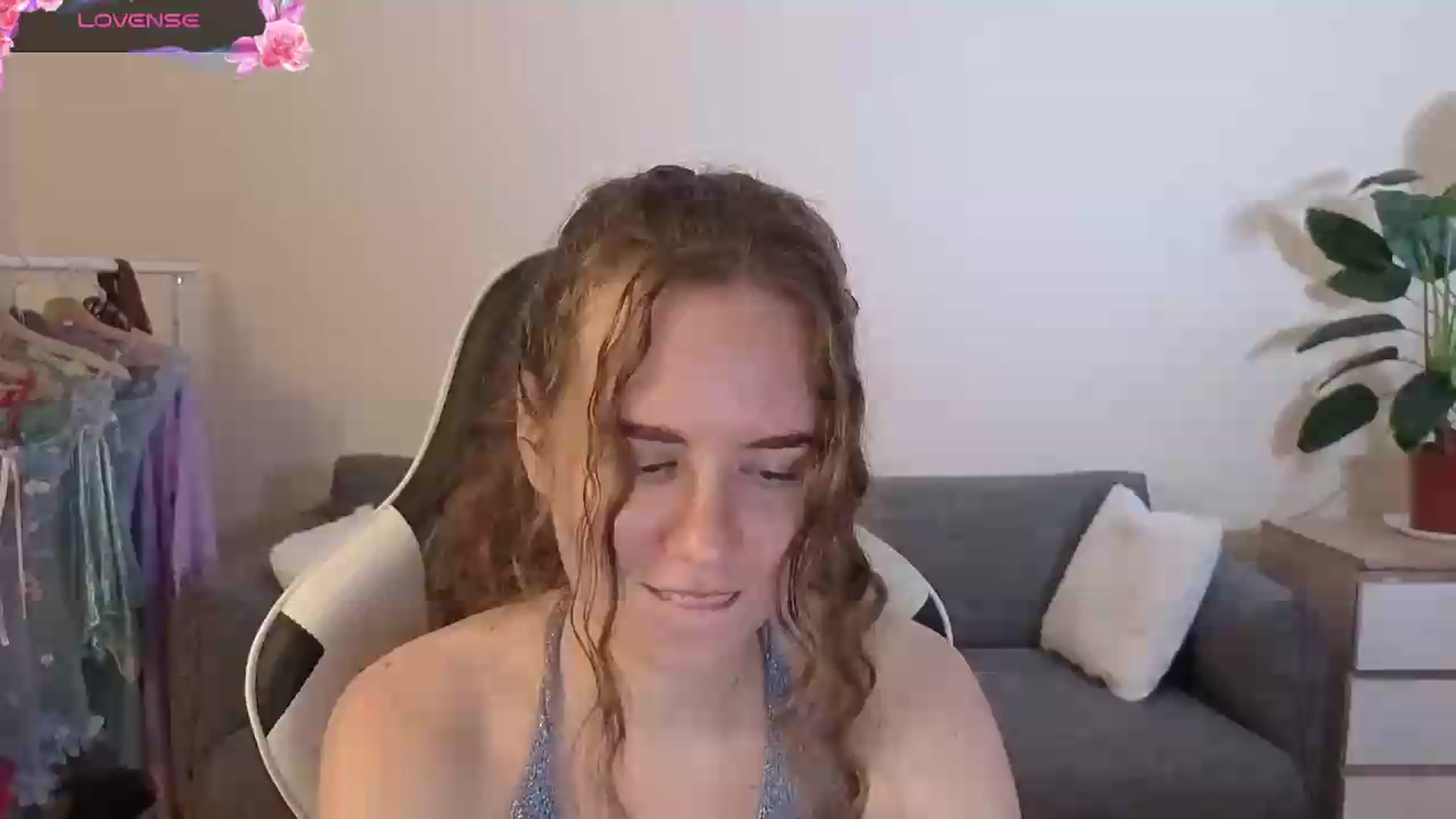 Gallery image thumbnail from BlueFlowerr's myfreecams stream on, 07/15/2026, 23:34 image 8 of 20