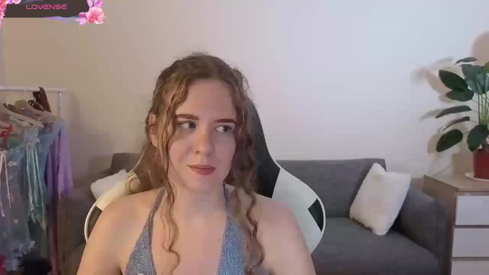 Gallery image thumbnail from BlueFlowerr's myfreecams stream on, 07/15/2026, 23:34 image 5 of 20