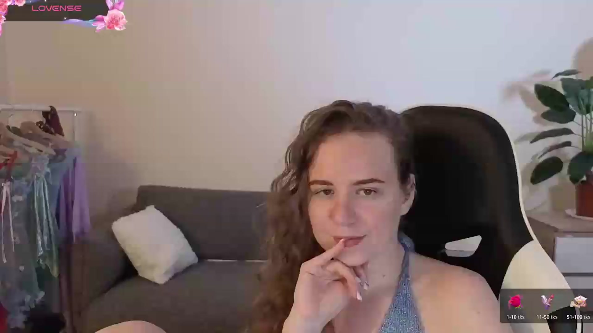 Gallery image thumbnail from BlueFlowerr's myfreecams stream on, 07/15/2026, 23:34 image 14 of 20