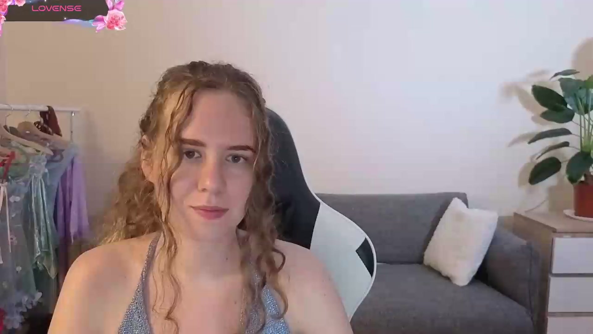 Gallery image thumbnail from BlueFlowerr's myfreecams stream on, 07/15/2026, 23:34 image 10 of 20
