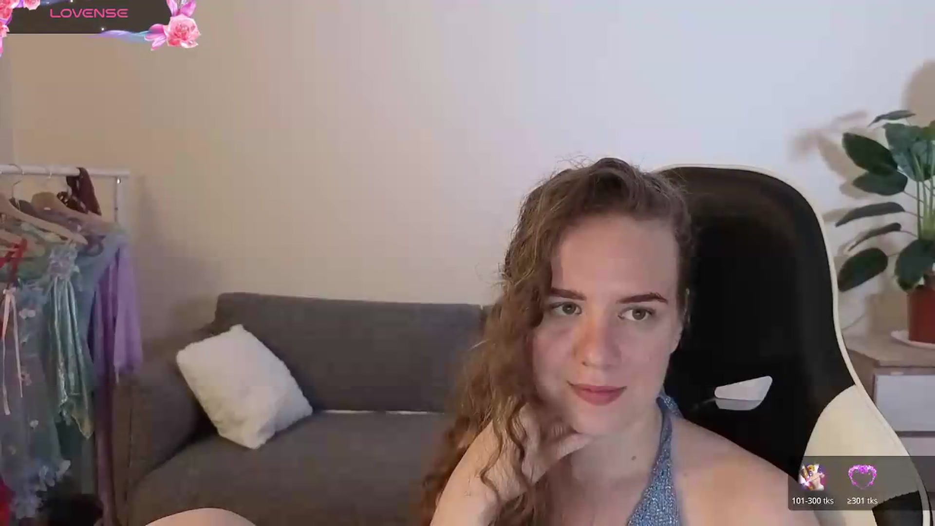Gallery image thumbnail from BlueFlowerr's myfreecams stream on, 07/15/2026, 23:34 image 16 of 20