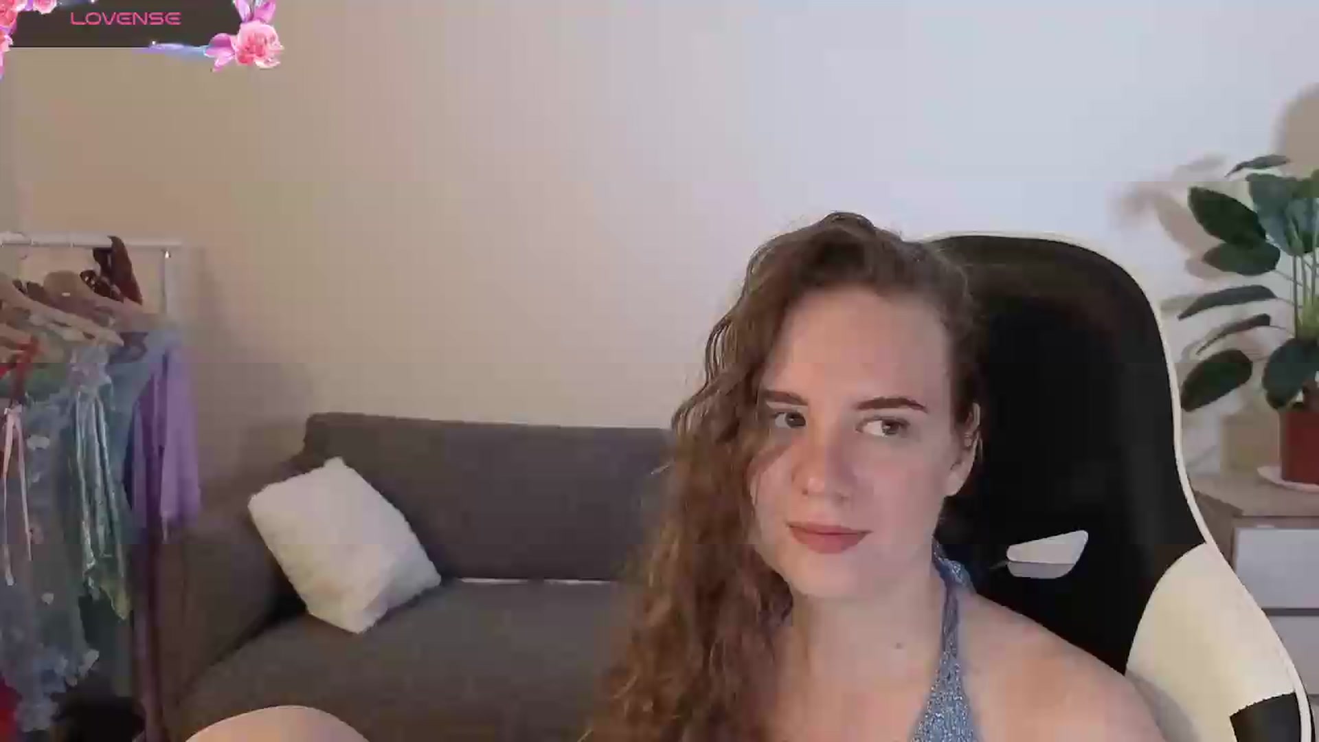 Gallery image thumbnail from BlueFlowerr's myfreecams stream on, 07/15/2026, 23:34 image 15 of 20