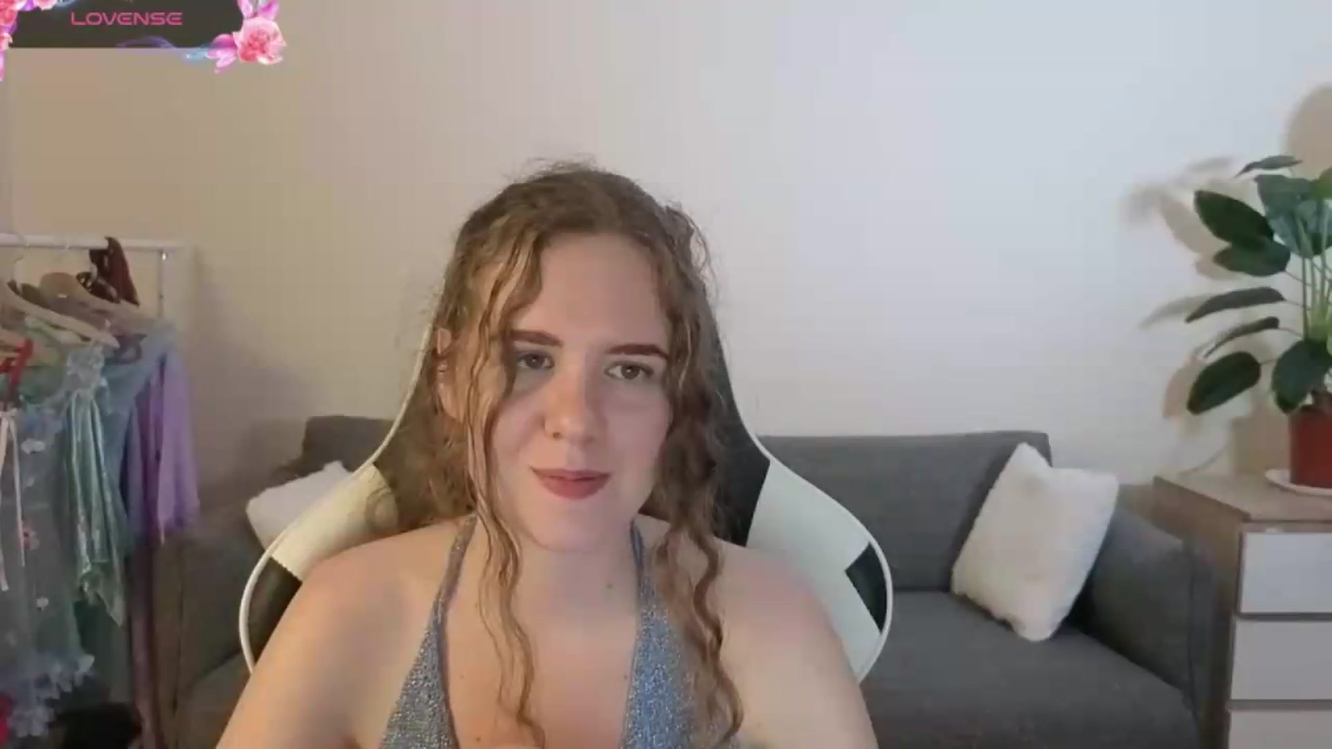 Gallery image thumbnail from BlueFlowerr's myfreecams stream on, 07/15/2026, 23:34 image 3 of 20