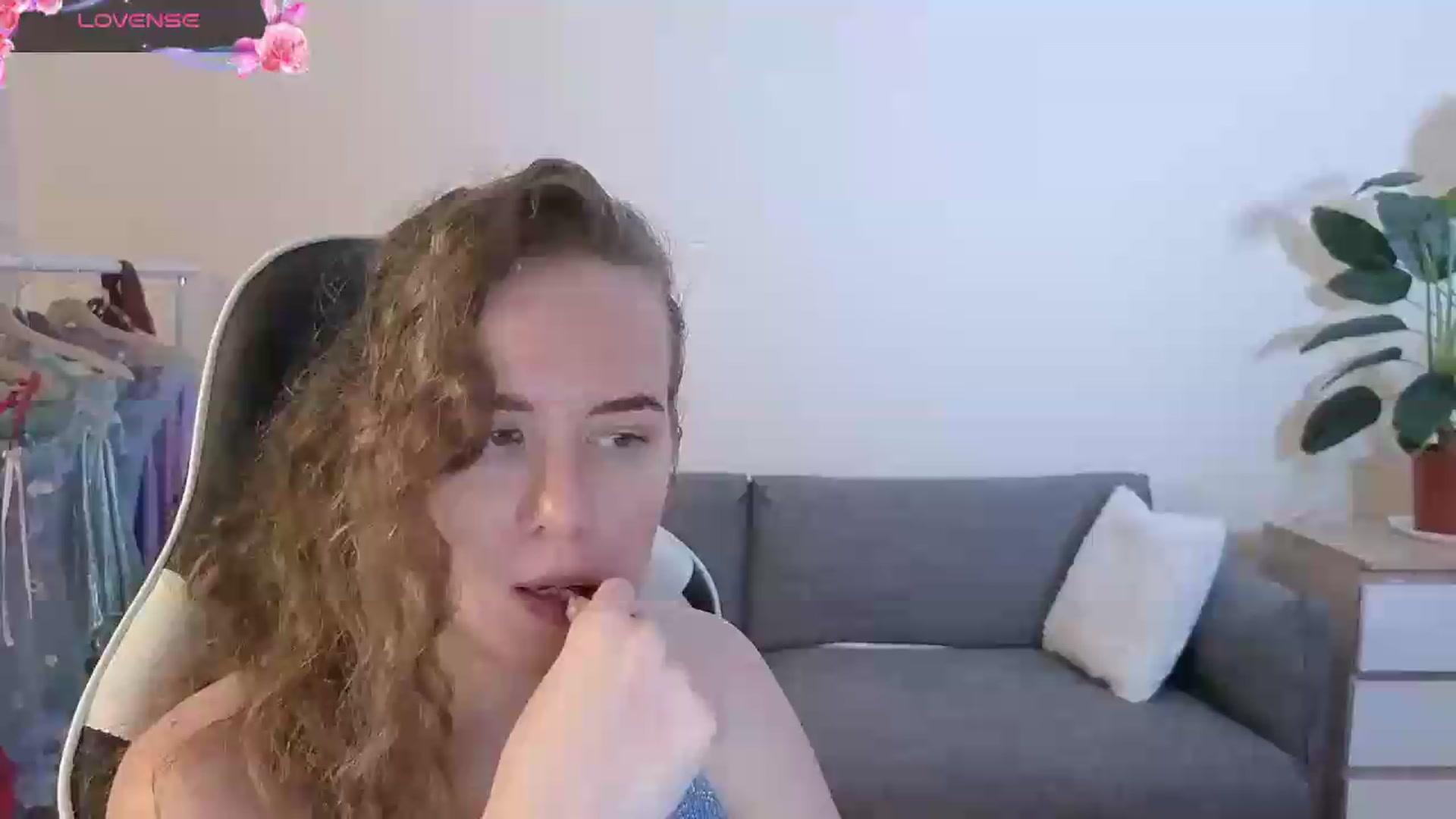 Gallery image thumbnail from BlueFlowerr's myfreecams stream on, 07/15/2026, 23:34 image 19 of 20