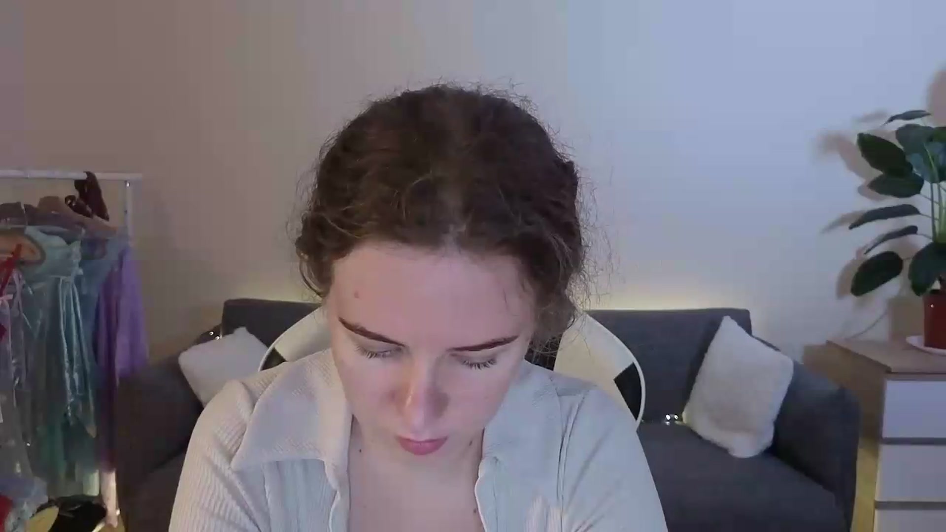 Gallery image thumbnail from BlueFlowerr's myfreecams stream on, 07/16/2026, 18:31 image 7 of 20