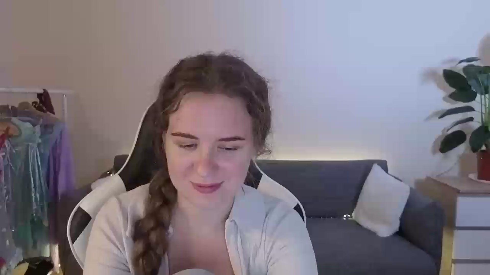 Gallery image thumbnail from BlueFlowerr's myfreecams stream on, 07/16/2026, 18:31 image 15 of 20