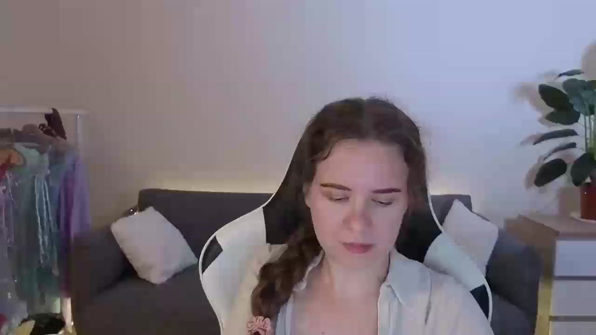 Gallery image thumbnail from BlueFlowerr's myfreecams stream on, 07/16/2026, 18:31 image 13 of 20