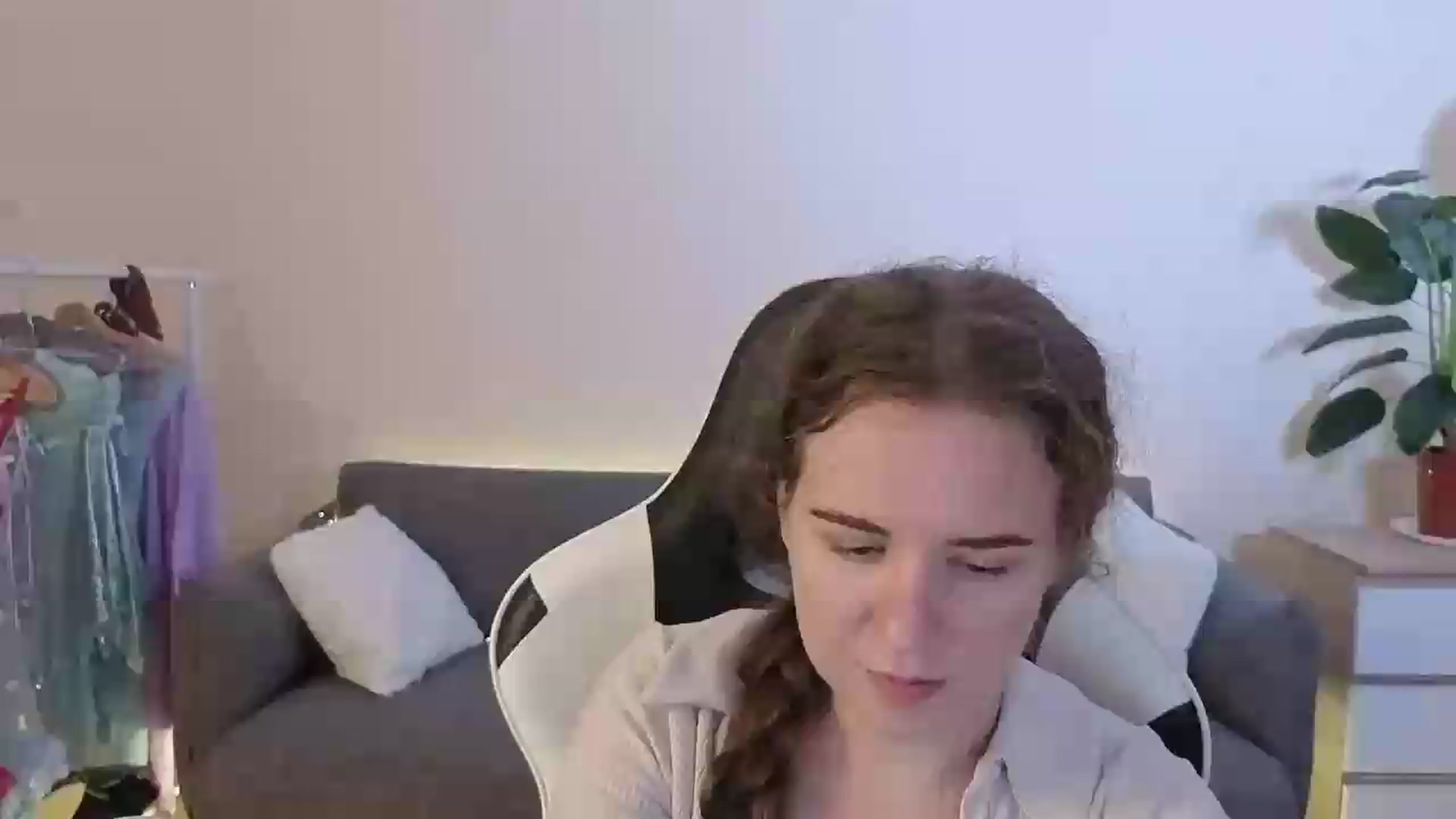 Gallery image thumbnail from BlueFlowerr's myfreecams stream on, 07/16/2026, 18:31 image 12 of 20