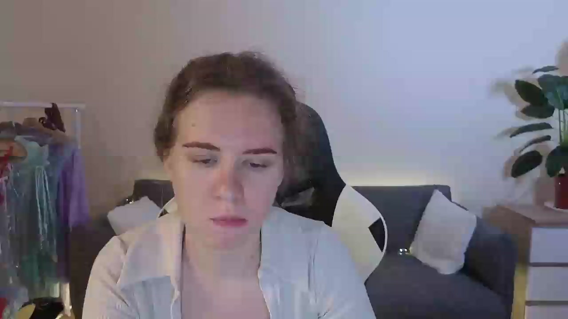 Gallery image thumbnail from BlueFlowerr's myfreecams stream on, 07/16/2026, 18:31 image 9 of 20