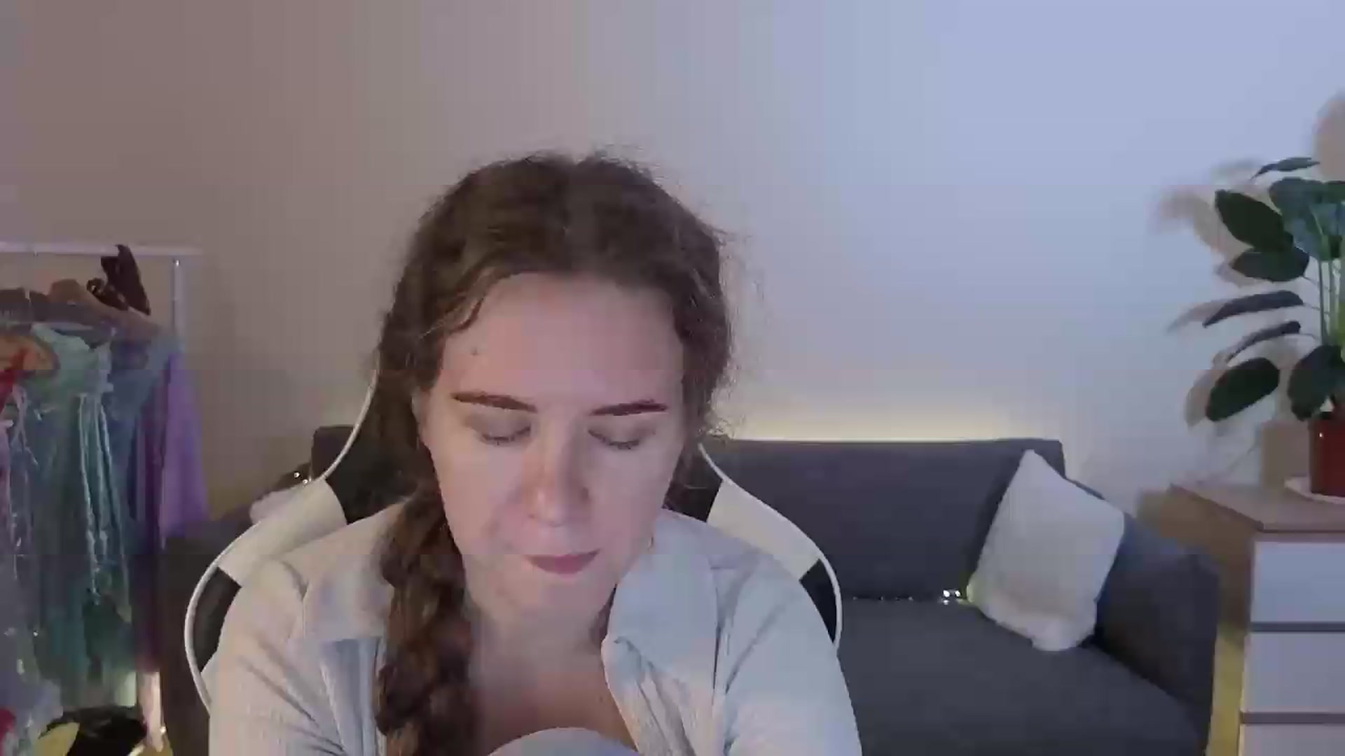 Gallery image thumbnail from BlueFlowerr's myfreecams stream on, 07/16/2026, 18:31 image 14 of 20