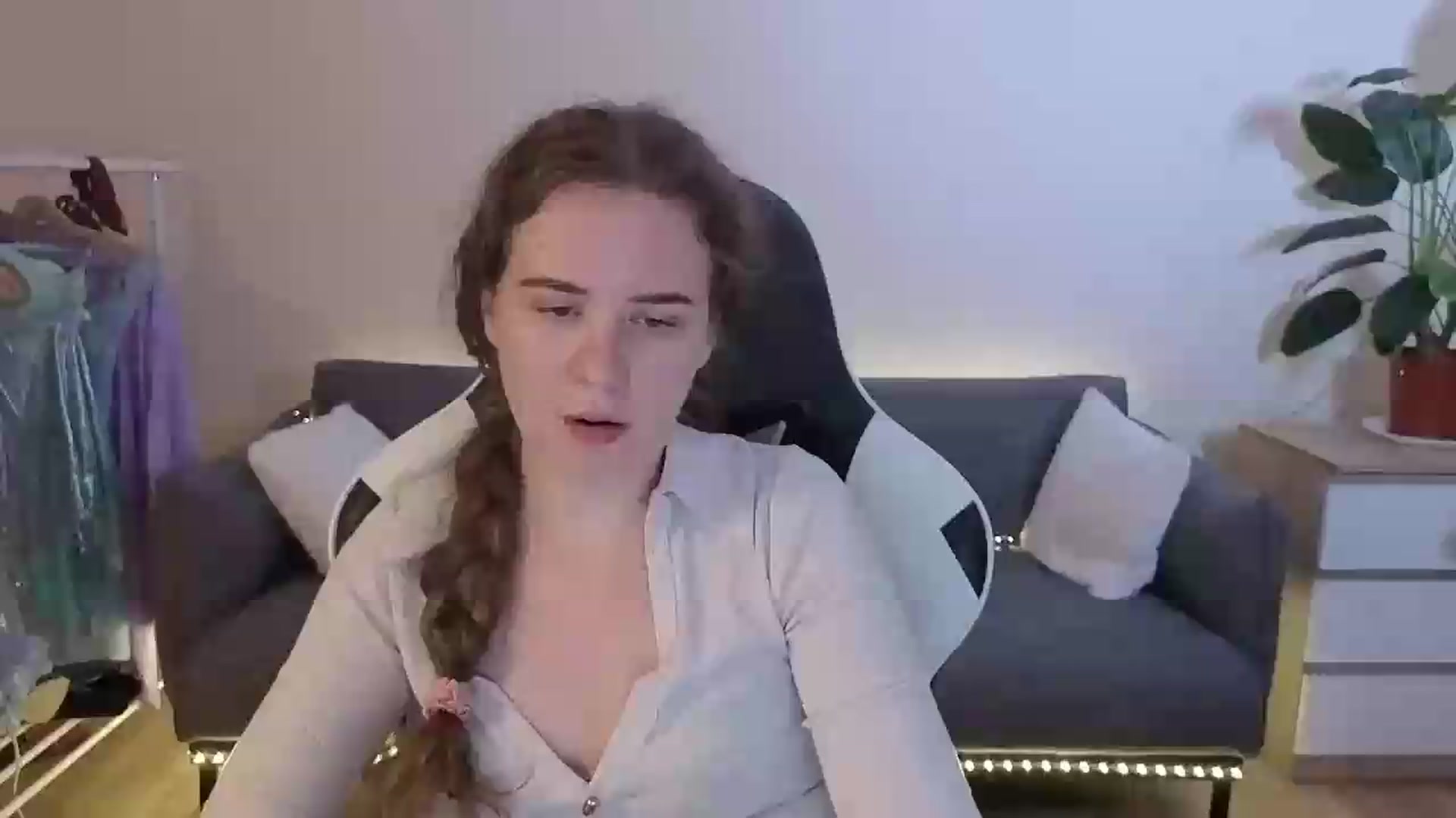 Gallery image thumbnail from BlueFlowerr's myfreecams stream on, 07/16/2026, 20:51 image 6 of 20