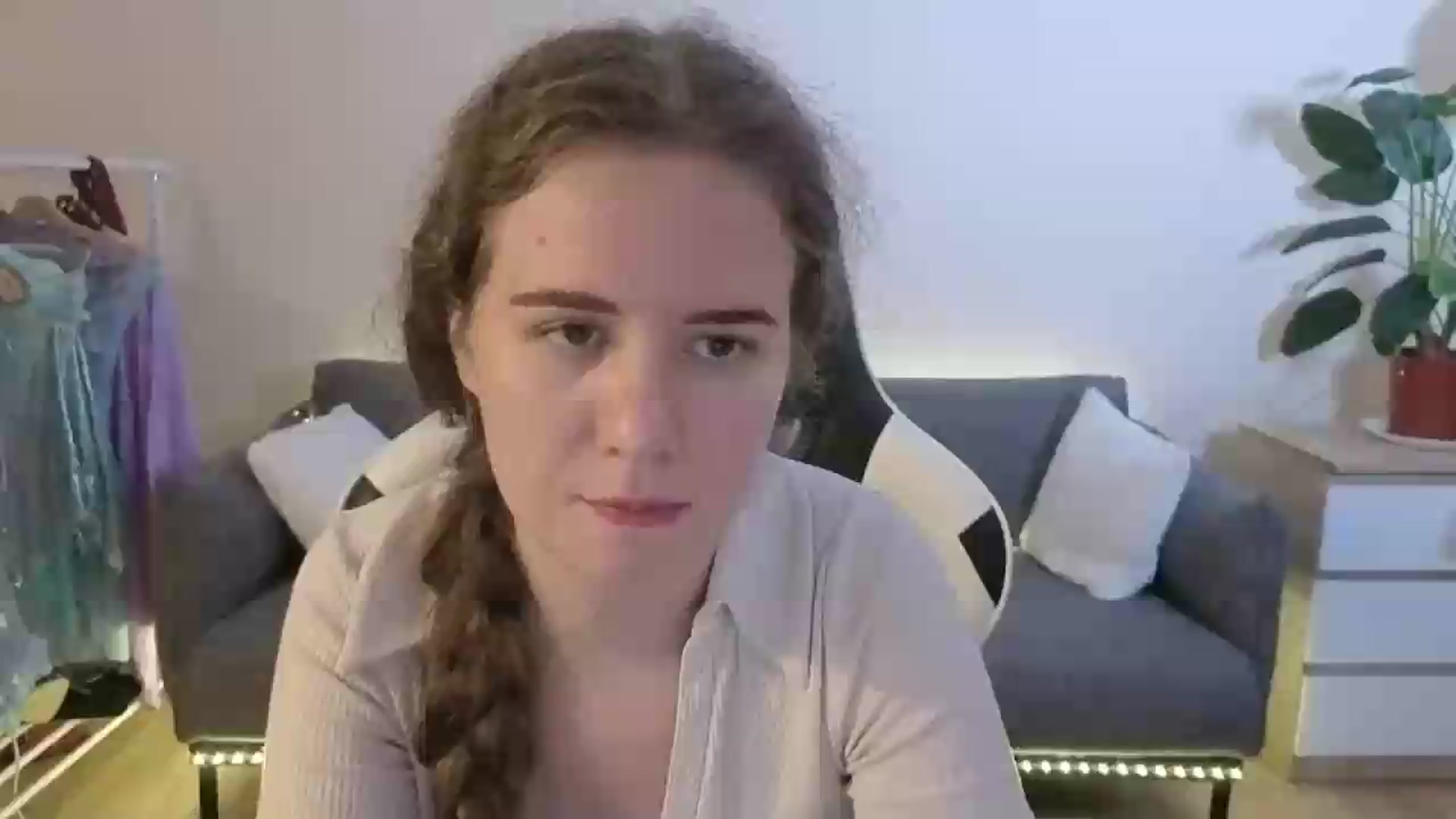 Gallery image thumbnail from BlueFlowerr's myfreecams stream on, 07/16/2026, 20:51 image 5 of 20