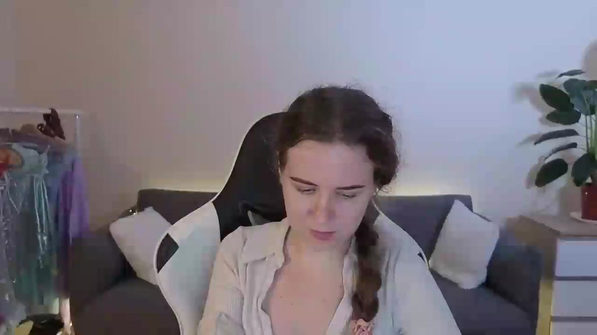 Gallery image thumbnail from BlueFlowerr's myfreecams stream on, 07/16/2026, 20:51 image 2 of 20