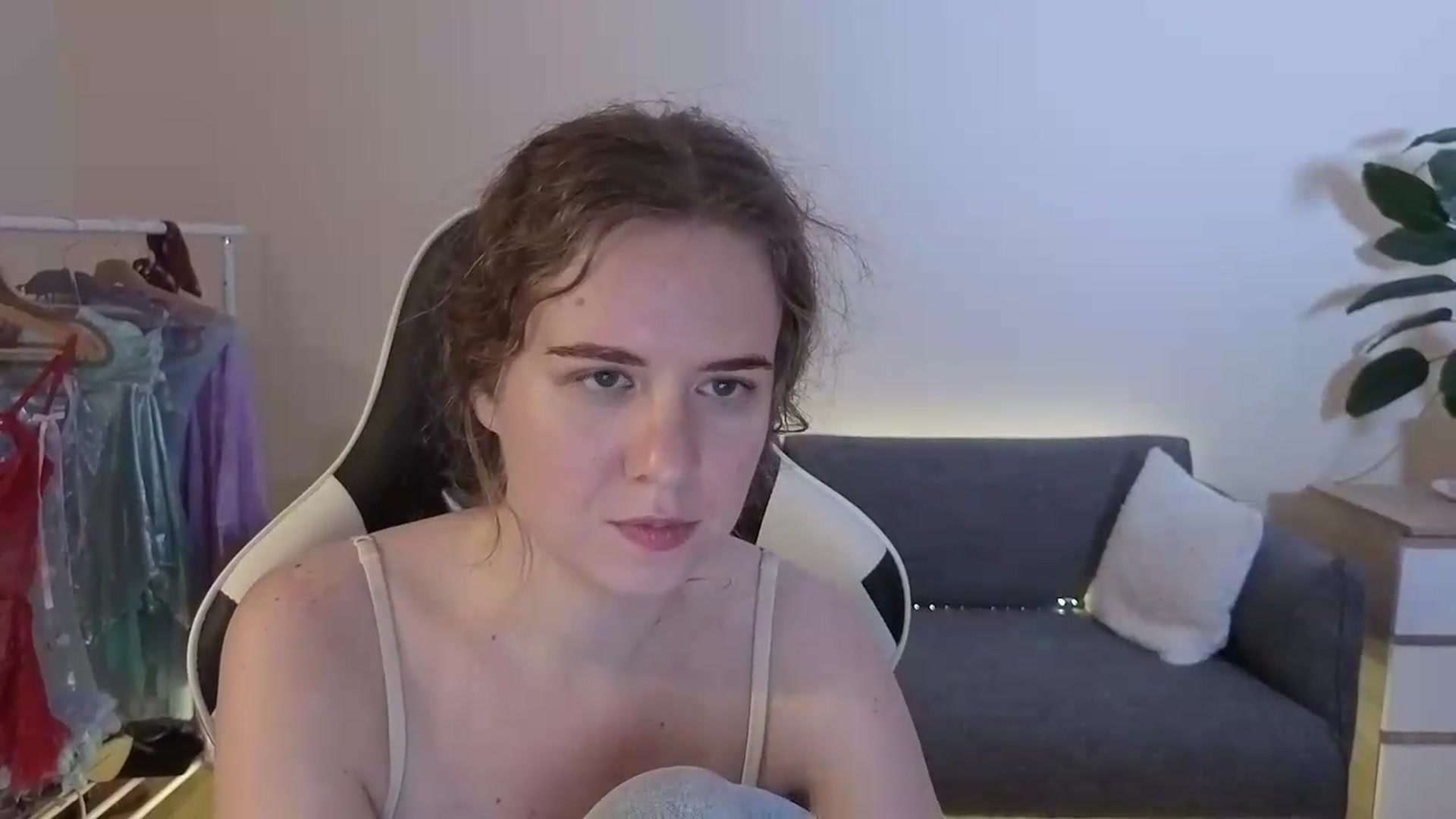 Gallery image thumbnail from BlueFlowerr's myfreecams stream on, 07/16/2026, 22:17 image 20 of 20