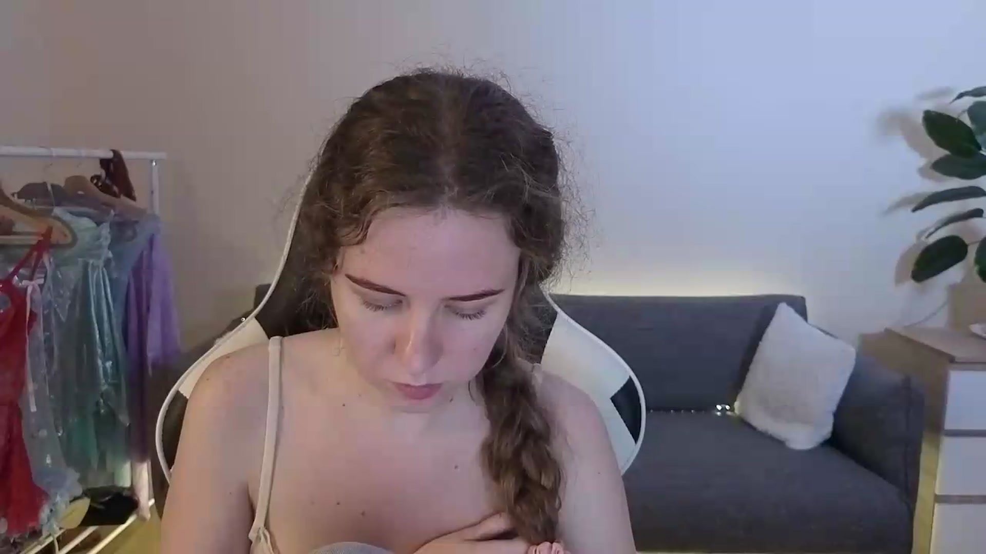 Gallery image thumbnail from BlueFlowerr's myfreecams stream on, 07/16/2026, 22:17 image 12 of 20