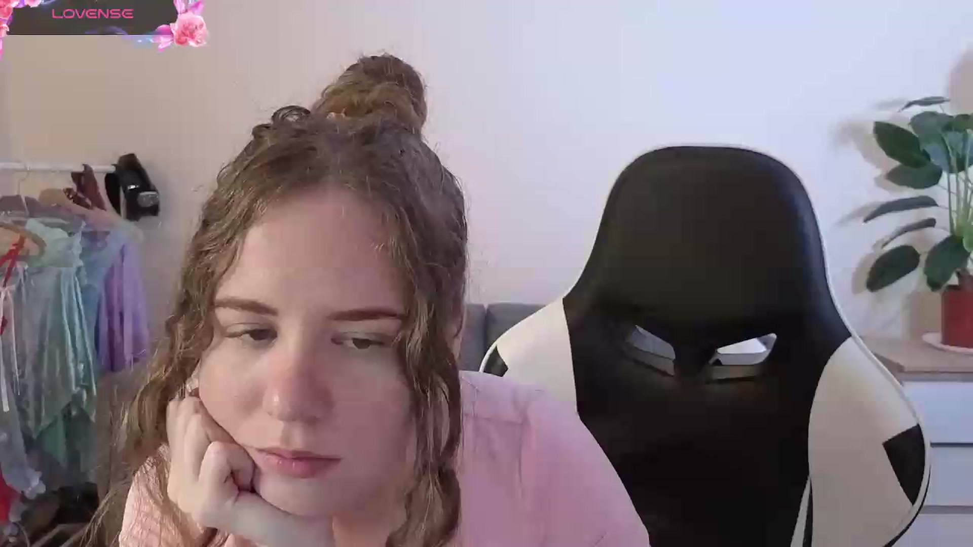 Gallery image thumbnail from BlueFlowerr's myfreecams stream on, 07/17/2026, 15:45 image 6 of 20