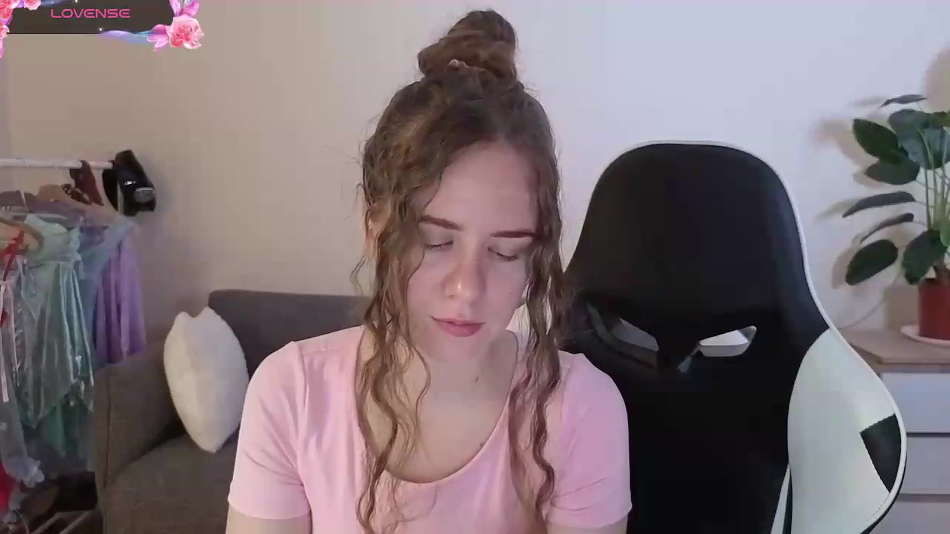 Gallery image thumbnail from BlueFlowerr's myfreecams stream on, 07/17/2026, 15:45 image 2 of 20