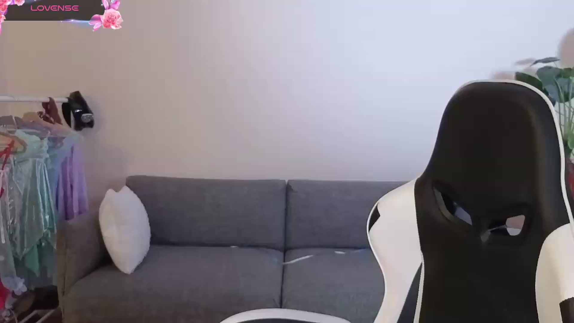 Gallery image thumbnail from BlueFlowerr's myfreecams stream on, 07/17/2026, 15:45 image 9 of 20