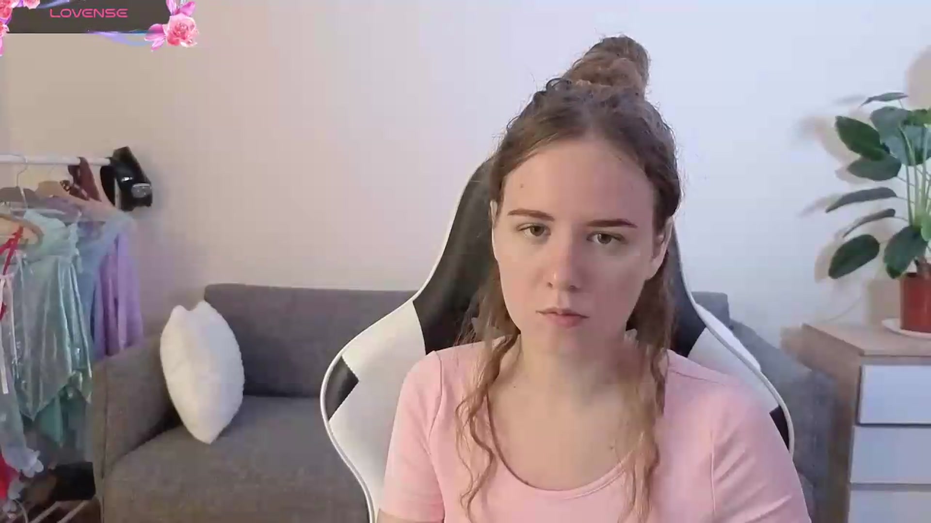 Gallery image thumbnail from BlueFlowerr's myfreecams stream on, 07/17/2026, 15:45 image 12 of 20