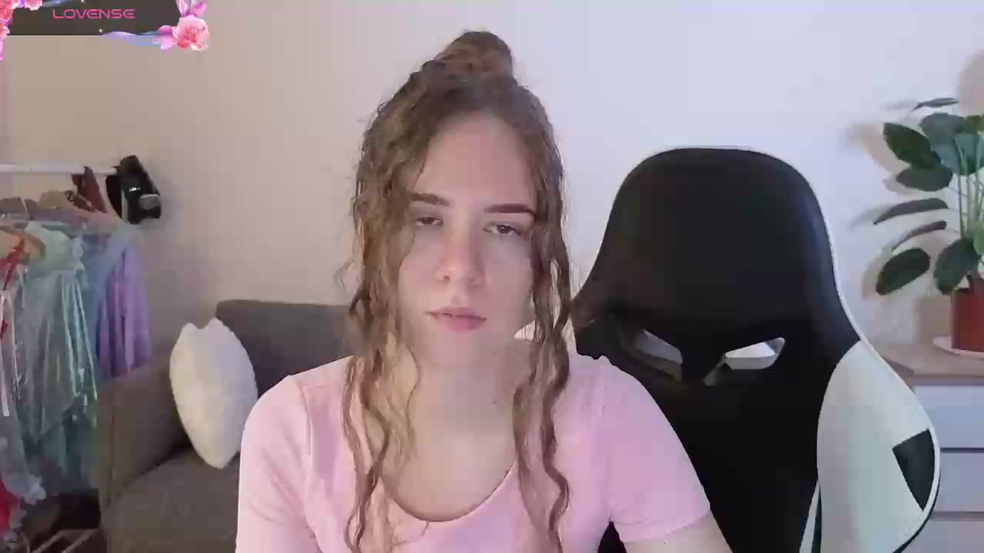 Gallery image thumbnail from BlueFlowerr's myfreecams stream on, 07/17/2026, 15:45 image 4 of 20