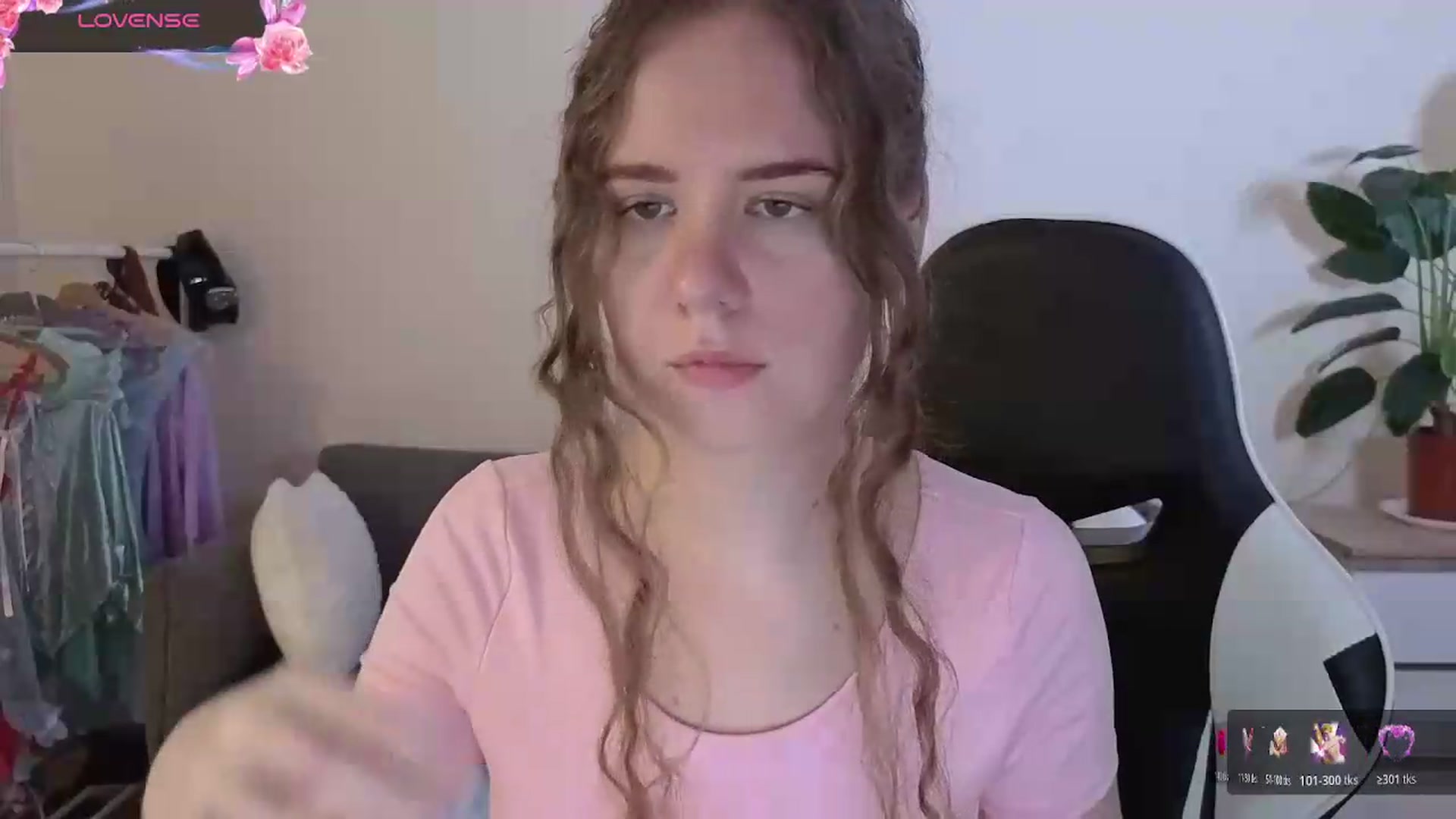 Gallery image thumbnail from BlueFlowerr's myfreecams stream on, 07/17/2026, 15:45 image 10 of 20