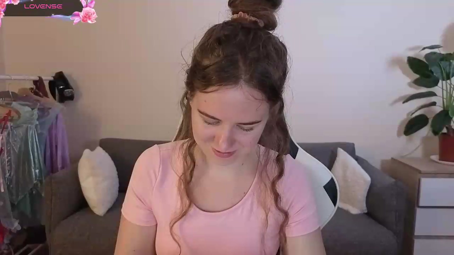Gallery image thumbnail from BlueFlowerr's myfreecams stream on, 07/17/2026, 16:28 image 11 of 20