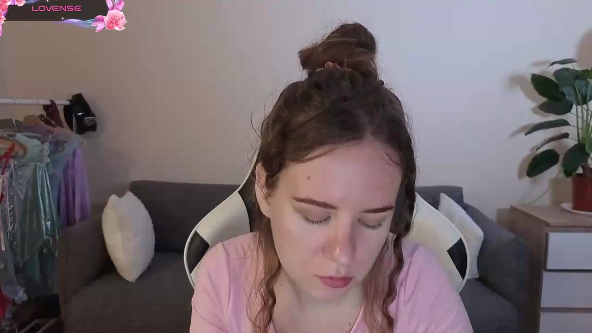 Gallery image thumbnail from BlueFlowerr's myfreecams stream on, 07/17/2026, 16:28 image 2 of 20